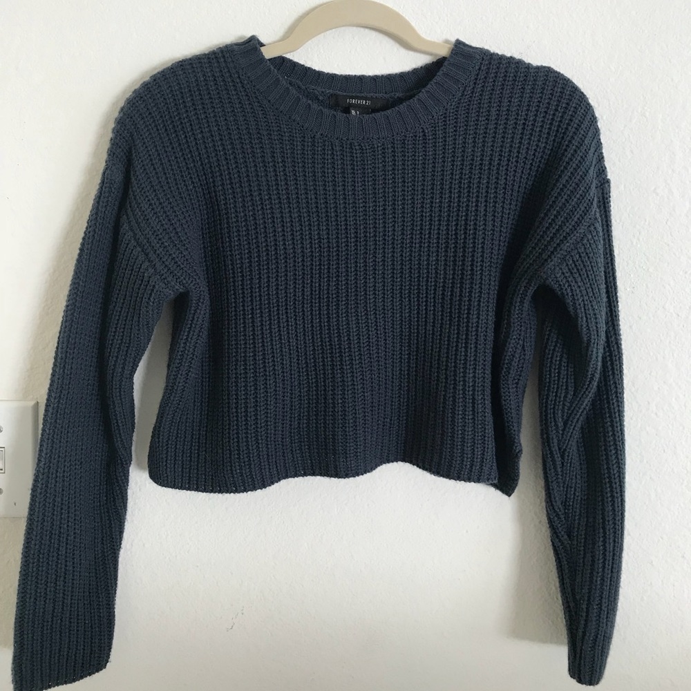 Knitted cropped sweater